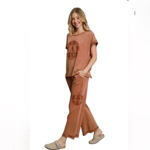 Umgee Rust Top & Bottom Set with Peace Sign NWT Medium